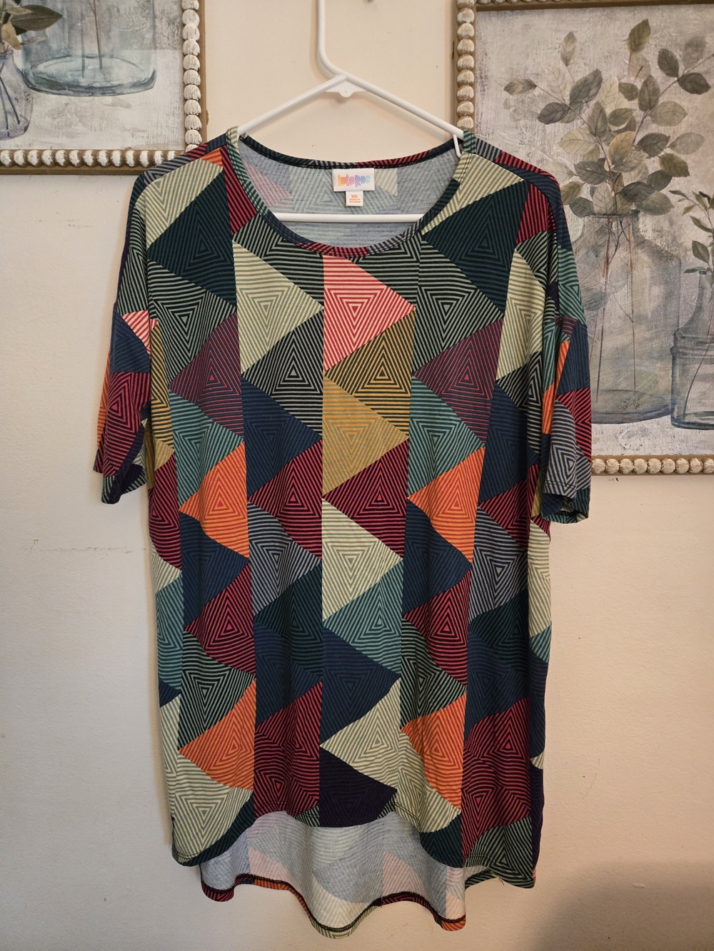 Geometric Triangle Print Short Sleeve Women's Top - Multi